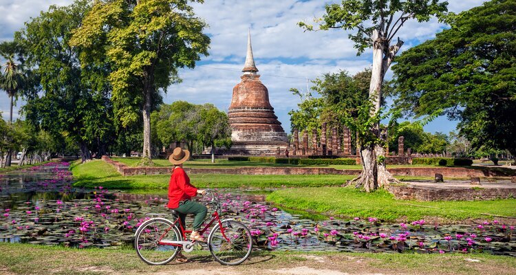Radeln durch den Sukhothai Historical Park